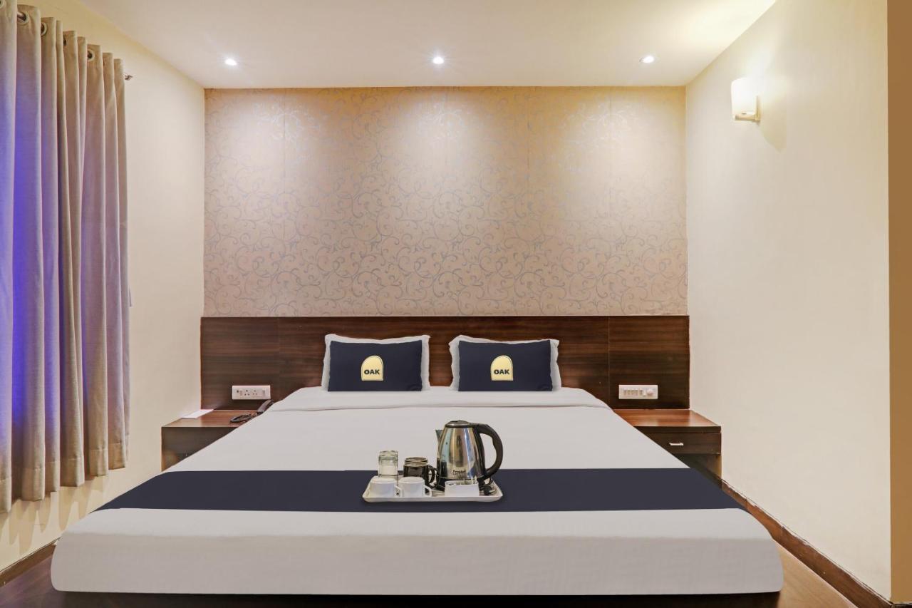 Townhouse Oak Hotel Shelter Lucknow Exterior photo