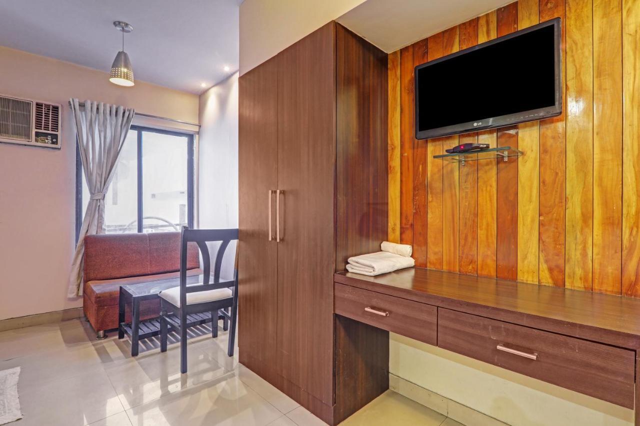 Townhouse Oak Hotel Shelter Lucknow Exterior photo